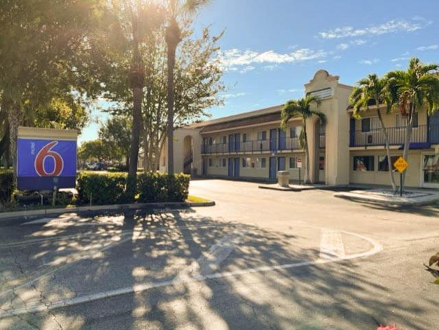 Motel 6 Riviera Beach Fl Exteriér fotografie